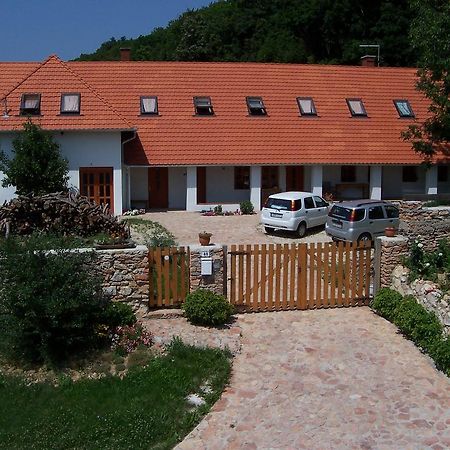 Bakonyi Apartmanhaz Eplény Exteriér fotografie