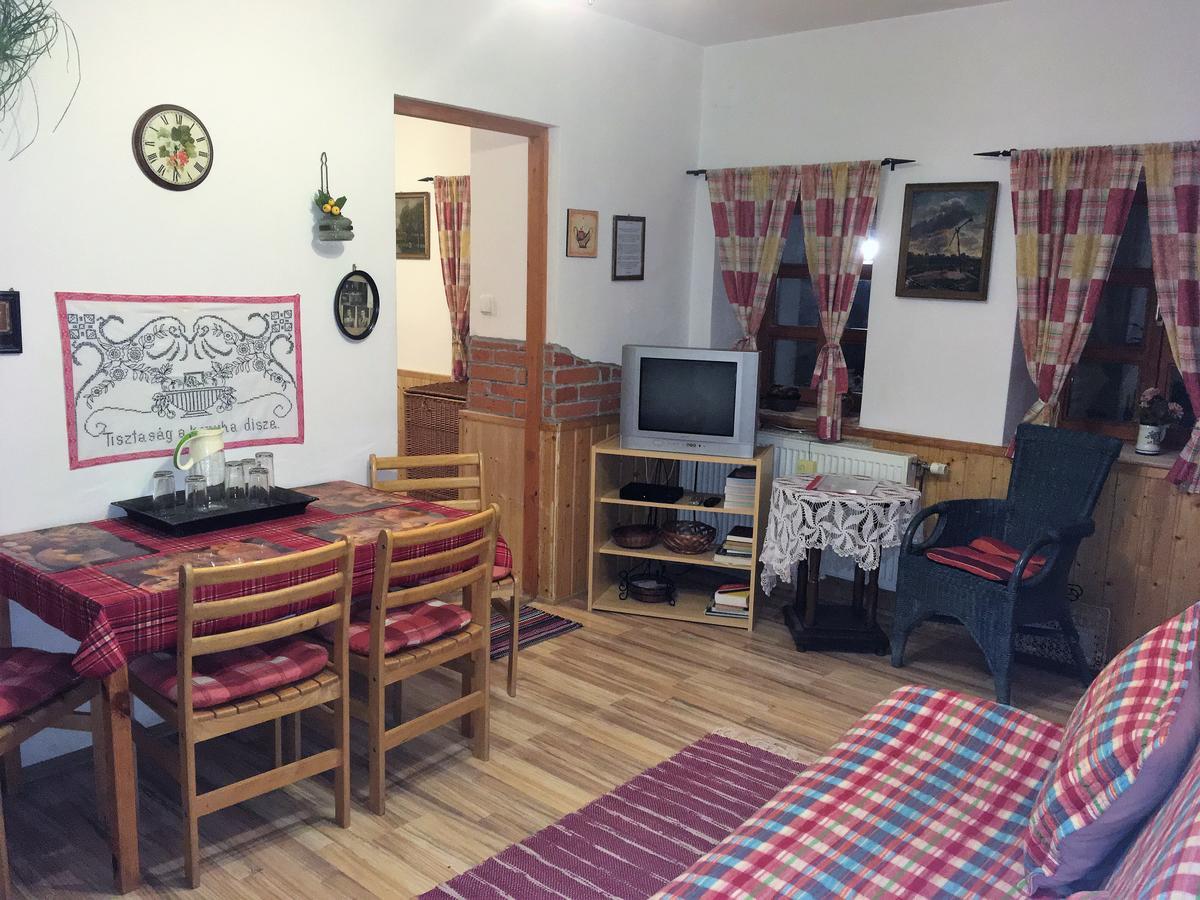 Bakonyi Apartmanhaz Eplény Exteriér fotografie